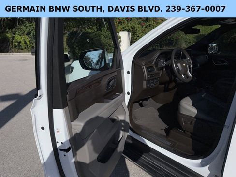 Used 2021 Chevrolet Tahoe LT w/ LT Signature Package image 9