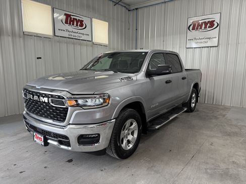 Used 2025 RAM 1500 Big Horn AWD/4WD image 13