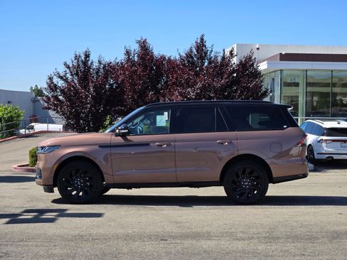 New 2026 Lincoln Navigator Black Label AWD/4WD image 7