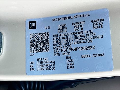 Used 2023 GMC Canyon AT4X image 32