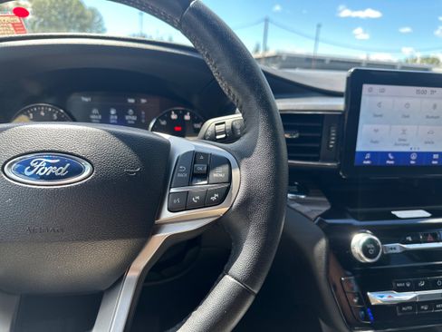 Used 2024 Ford Explorer Limited AWD/4WD image 33