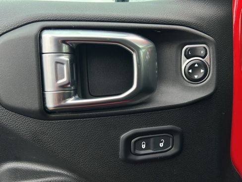 Used 2023 Jeep Gladiator Rubicon AWD/4WD image 11