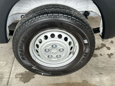 Used 2026 RAM ProMaster 2500 w/ Convenience Group FWD image 11