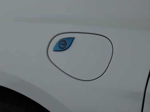 Used 2022 Chrysler Pacifica Touring-L w/ S Appearance Package image 17