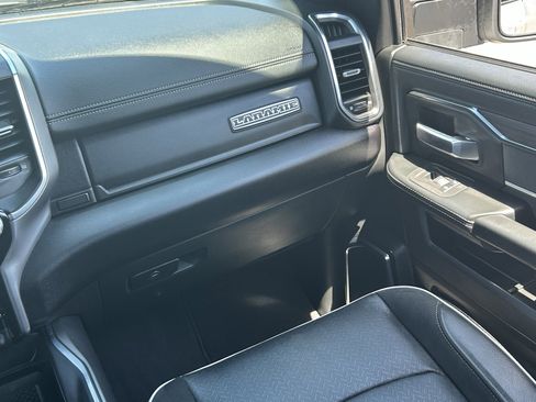 Used 2025 RAM 2500 Laramie AWD/4WD image 18
