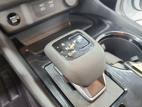 Used 2025 Nissan Rogue SV w/ SV Premium Package FWD image 28