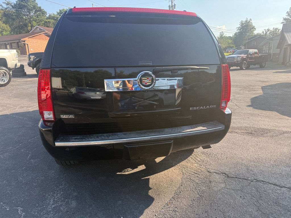 Used 2011 Cadillac Escalade AWD image 21