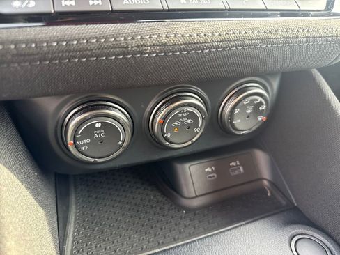 Used 2024 Nissan Z Sport w/ Floor Mat Package image 19