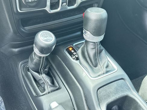 Used 2023 Jeep Wrangler Unlimited Sahara AWD/4WD image 21
