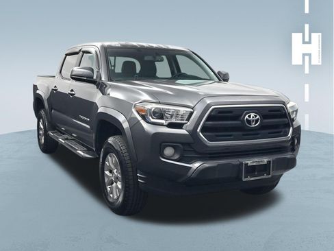 Used 2016 Toyota Tacoma SR5 w/ SR5 Appearance Package (SN) image 2