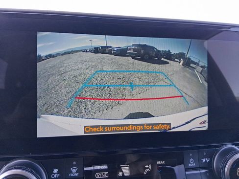 Used 2025 Toyota Highlander XLE AWD/4WD image 26