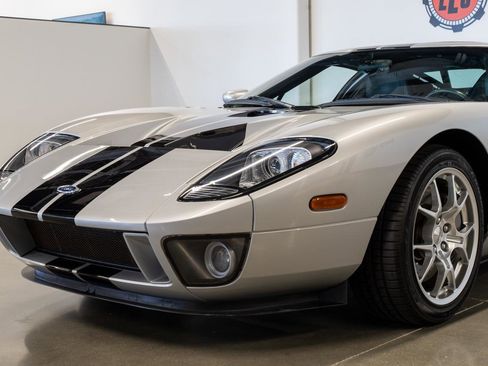 Used 2005 Ford GT image 29