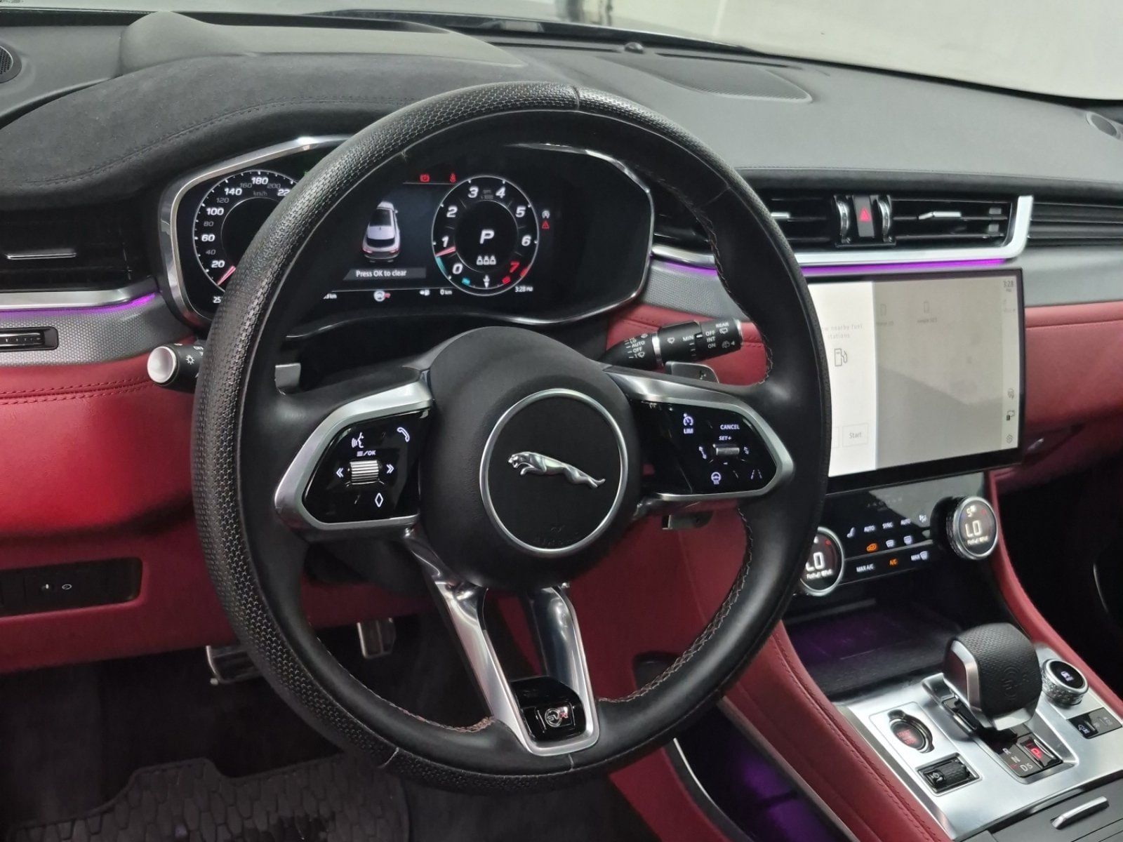 Used 2024 Jaguar F-PACE SVR AWD/4WD image 11