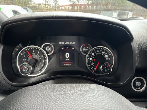 Used 2024 RAM 2500 Big Horn w/ Bed Utility Group image 28