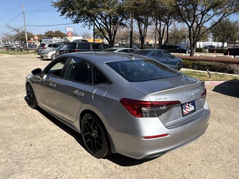 Used 2023 Honda Civic Sport image 12