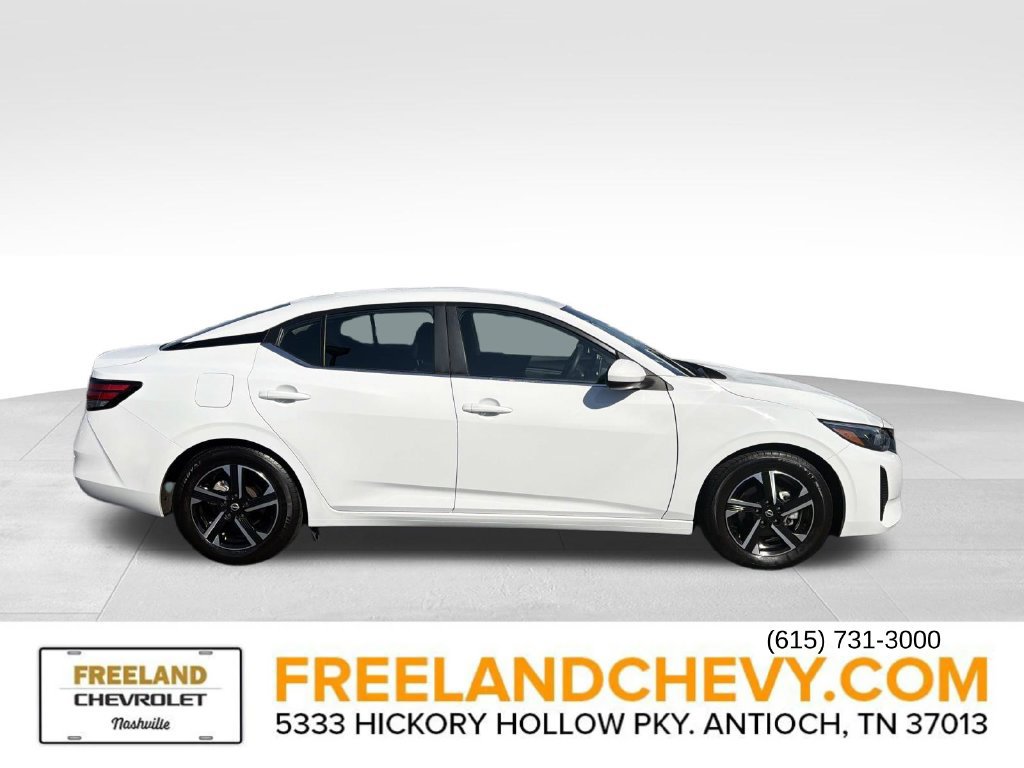 Used 2024 Nissan Sentra SV FWD image 2