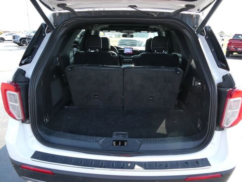 Used 2020 Ford Explorer Limited image 16