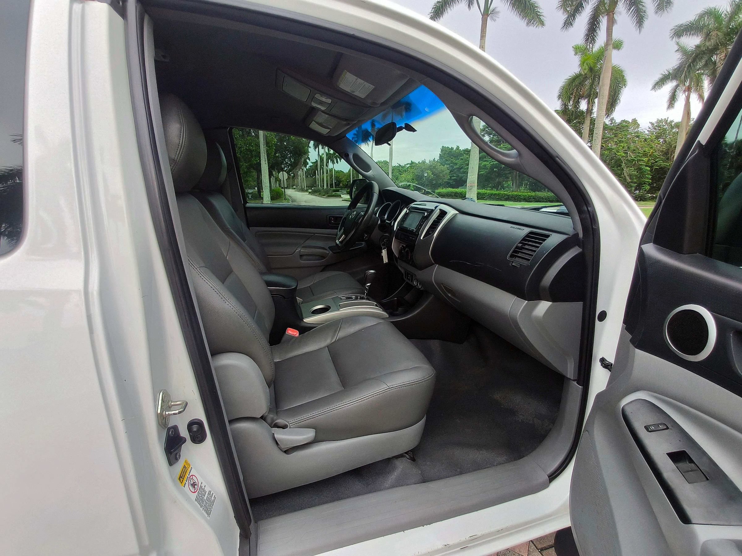 Used 2014 Toyota Tacoma PreRunner w/ SR5 Package RWD image 34