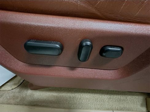 Used 2013 Ford F250 King Ranch w/ FX4 Off Road Pkg image 30