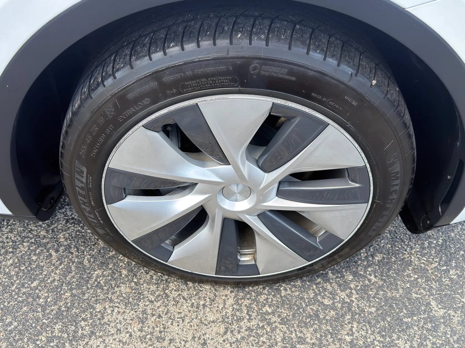 Used 2022 Tesla Model Y Long Range AWD/4WD image 9