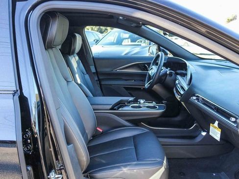 New 2026 Cadillac Lyriq Sport image 18