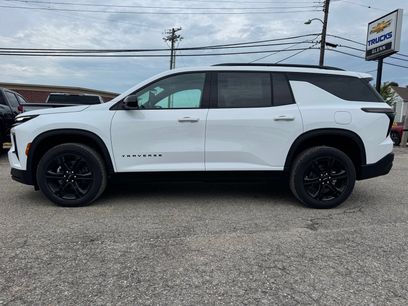 New 2027 Chevrolet Traverse LT w/ Midnight/Sport Edition