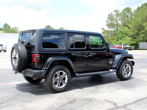 Used 2019 Jeep Wrangler Unlimited Sahara image 6