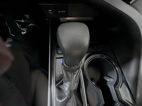 Used 2018 Toyota Camry LE image 24