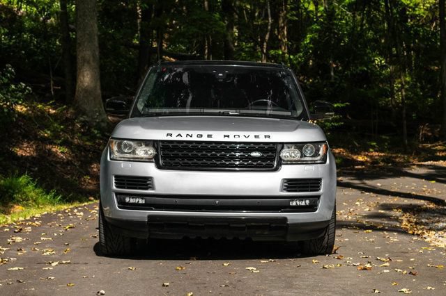 Used 2017 Land Rover Range Rover Supercharged AWD/4WD image 3