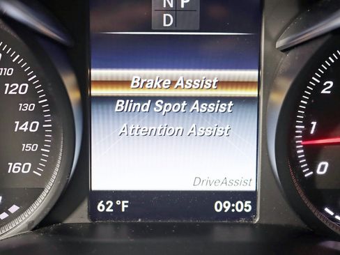 Used 2019 Mercedes-Benz GLC 300 4MATIC image 19