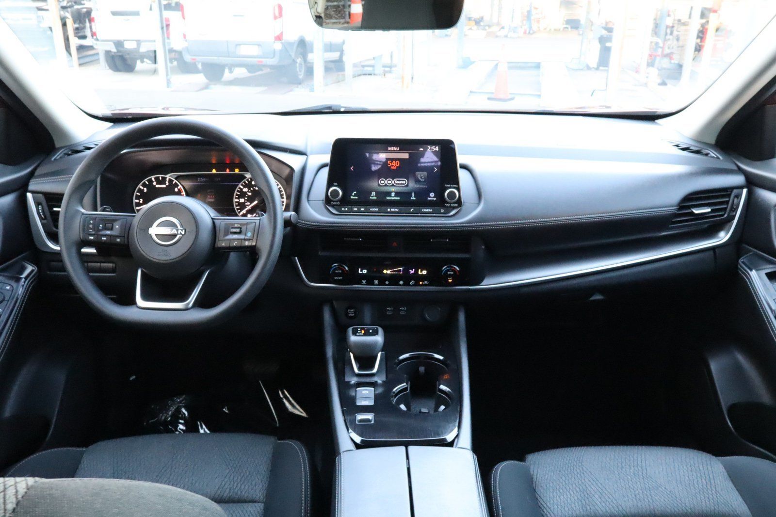 Used 2024 Nissan Rogue SV FWD image 27