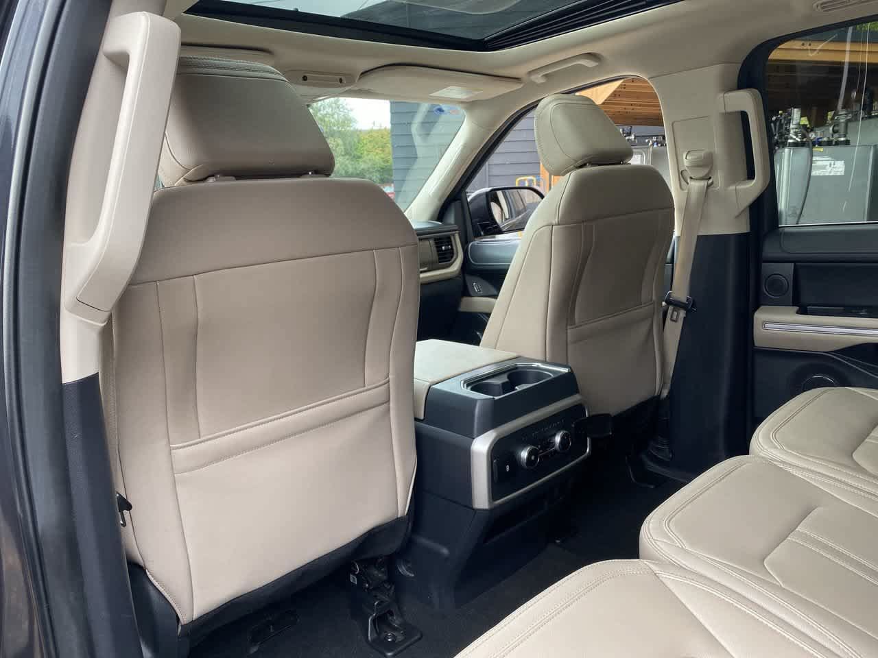 Used 2024 Ford Expedition Max Limited AWD/4WD image 16