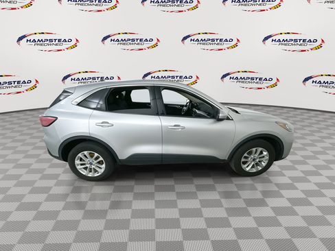Used 2020 Ford Escape SE image 9
