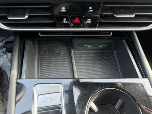 Used 2024 Volkswagen Atlas SE image 25