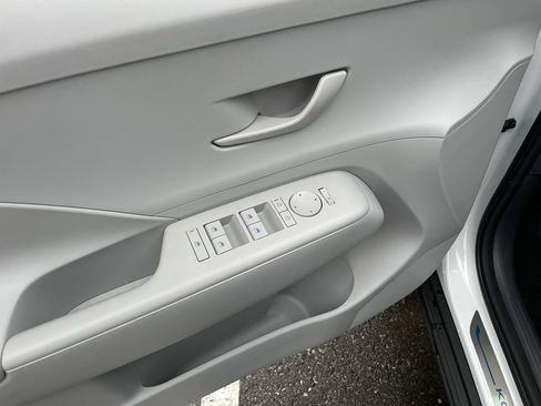 New 2025 Hyundai Kona SEL image 13