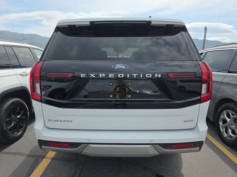 Used 2025 Ford Expedition Max Platinum AWD/4WD image 8