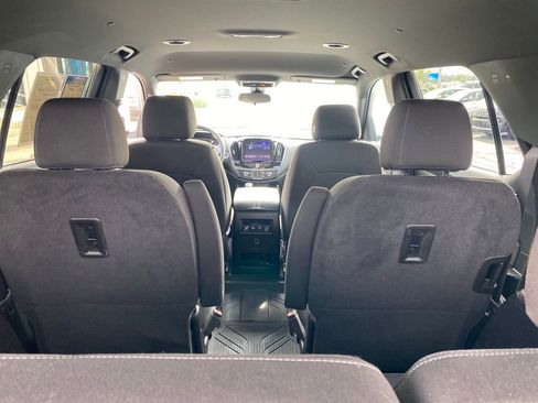 Used 2023 Chevrolet Traverse LT image 25