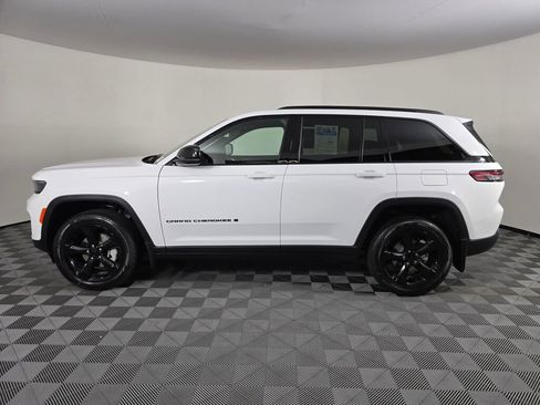 New 2025 Jeep Grand Cherokee Limited w/ Black Appearance Package image 7