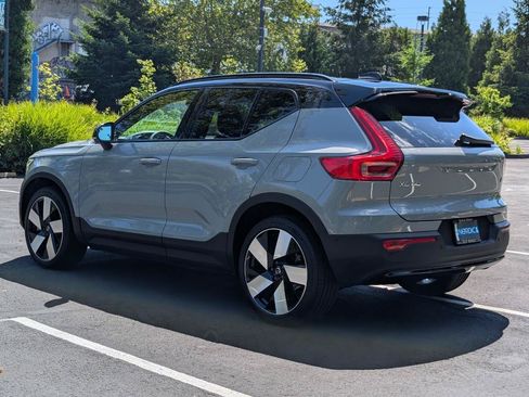 Used 2024 Volvo XC40 Recharge Plus w/ Protection Package Premier AWD/4WD image 5