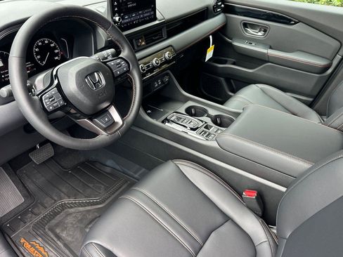 New 2025 Honda Pilot TrailSport image 10