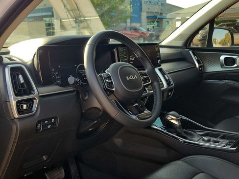 Used 2023 Kia Sorento SX AWD/4WD image 10