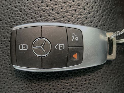 Used 2021 Mercedes-Benz GLC 300 image 36