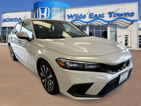 Used 2024 Honda Civic EX-L image 2