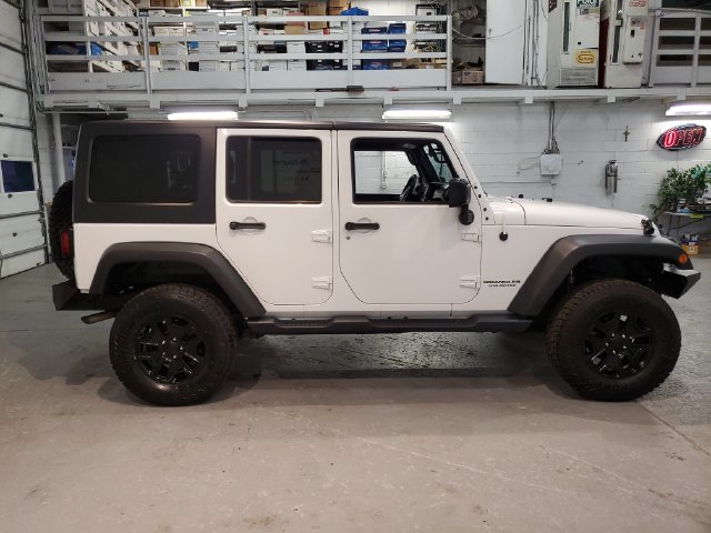 Used 2017 Jeep Wrangler Unlimited Sport AWD/4WD image 8