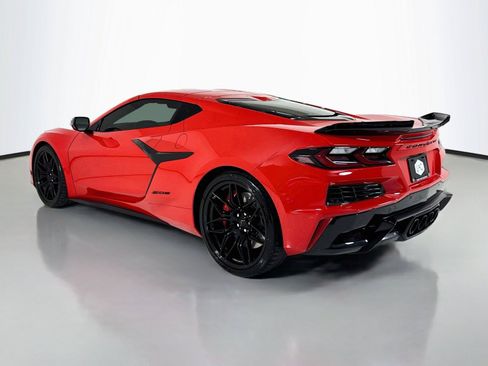 Used 2025 Chevrolet Corvette Z06 RWD image 10