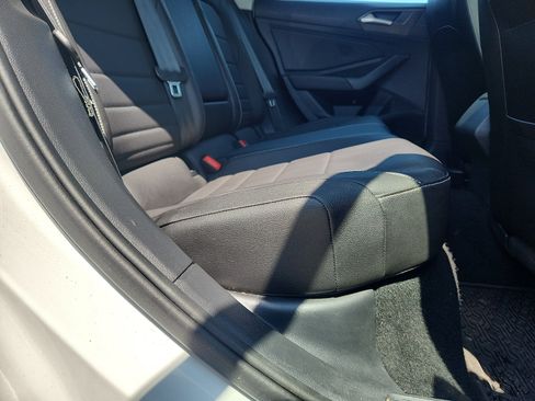 Used 2023 Volkswagen Jetta SE FWD image 31