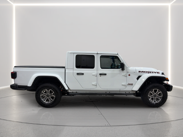 Used 2024 Jeep Gladiator Mojave AWD/4WD image 6