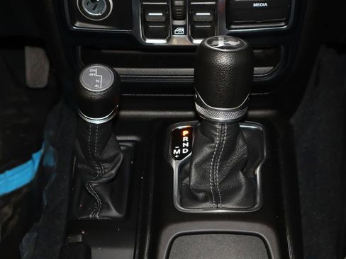 Used 2024 Jeep Wrangler Unlimited Sport AWD/4WD image 27