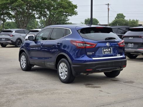 Used 2020 Nissan Rogue Sport S FWD image 3