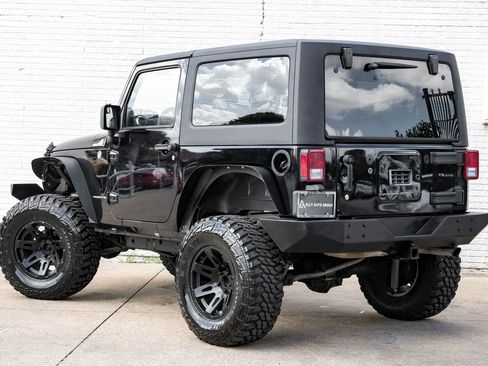 Used 2011 Jeep Wrangler Rubicon w/ PWR Convenience Group AWD/4WD image 9